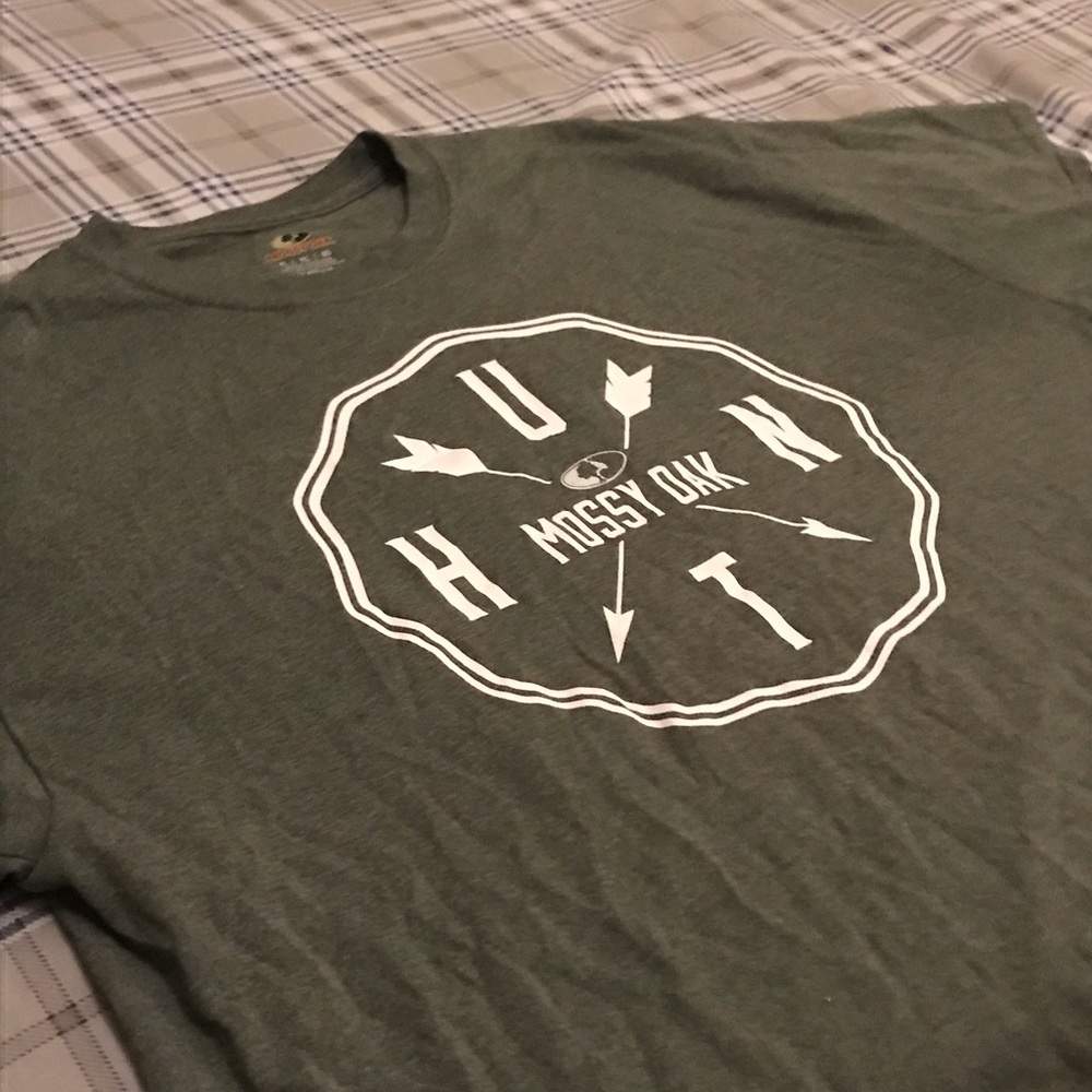 Men’s mossy oak tee shirt